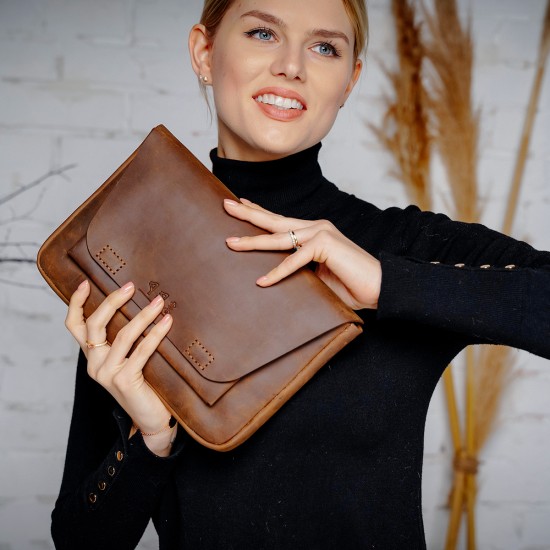 Genuine Leather / Poseidon V Cover Slim Handbag - Italian Brown