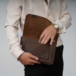 Genuine Leather / Poseidon Recma Slim Handbag - Italian Brown 